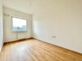 NA PREDAJ 2-IZBOVÝ APARTMÁN S PREDZÁHRADKOU, Jána Ondruša, S - 5