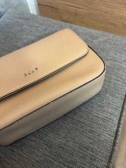 Dkny krémová crossbody - 5