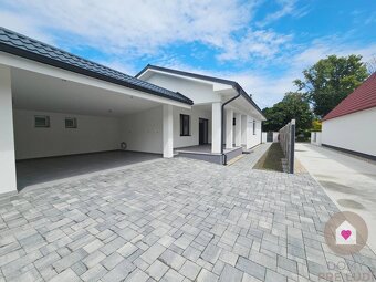 BUNGALOV S 2GARÁŽOU, KRYTOU TERASOU A LETNOU KUCHYŇOU 171m2, - 5