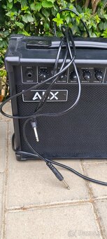 Predám set elektrickej gitary Stratocaster ST-230 + kombo - 5