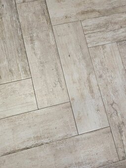 Gresová dlažba, vzor drevo - 5