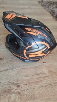 Prilba Axo Oakley - 5