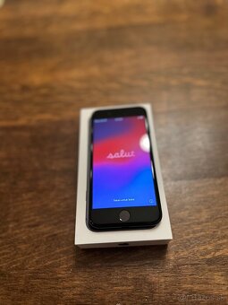 iPhone SE 2022 SE3 - 5