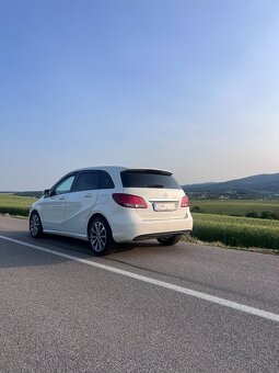 Mercedes- Benz B 200D - 5
