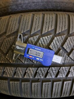 Continental winter contact 235/45/R20 xl - 5