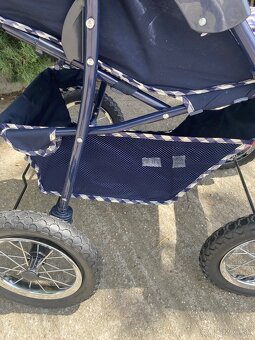 športový kočík s nafukovacími kolieskami STEGGI - 5