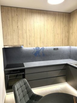 Na PRENÁJOM unikátny 2i byt v ikonickej EUROVEA Tower na 32. - 5