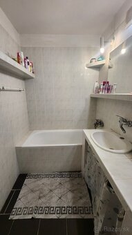 Prenajmem veľkú izbu na začiatku Petržalky - 5