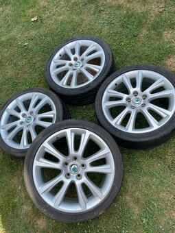 Predám originálne elektróny Škoda Octavia 225/40 ZR18 - 5