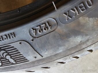 225/45R17 - 5
