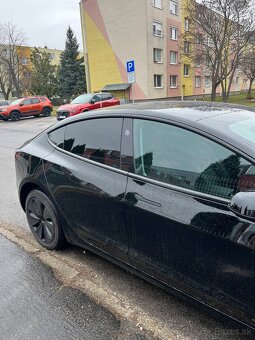 Tesla 3 highland rok 25 - 5