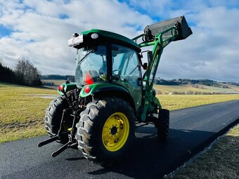 Komunální traktor JOHN DEERE 4720. - 5