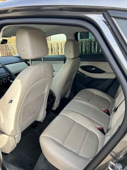 JAGUAR E-PACE 2,0 D 8/2018 automat 4x4 - 5