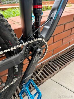Trek Slash 8 ve velikosti L - 5