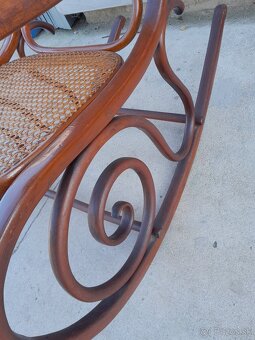 Predám staré hojdacie kreslo - 5