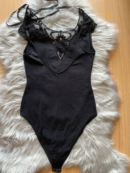 3x čierne body - 5