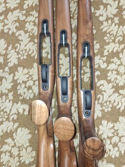 Pažba Mauser M18 THUMBHOLE turecký ořech - 5