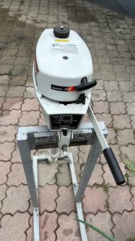 Predam zavesny Lodny motor Johnson 2 HP dvojvalcový lodný mo - 5