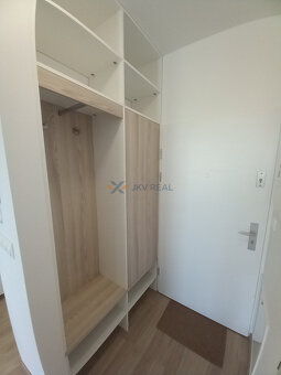 Svetlý 1-izbový byt s balkónom a parkovaním - 5