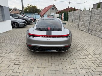 Porsche 911 Carrera 992 - 5