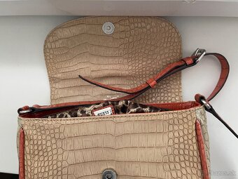 Crossbody kabelka GUESS - 5