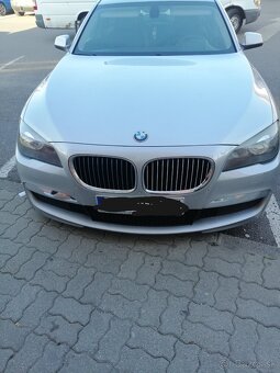 BMW 750i - 5