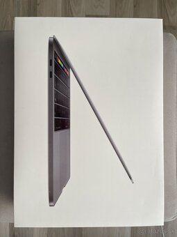 MacBook Pro 13" (2019) Touch Bar – výborný stav - 5