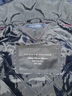 Čierna dámska bunda Tommy Hilfiger veľkosť XXL - 5