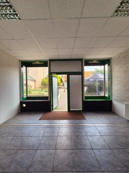 Obchodný priestor_prenájom_Kalvínske námestie Levice - 5