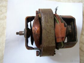 3x Staré motorčeky (z magnetofónu, fénu, harddisku) - 5