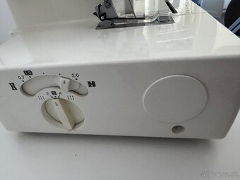 Coverlock Cover Stitch 2340CV - 5