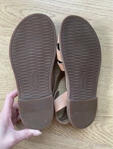 Kožené sandále Clarks - 5