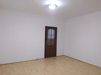 Prenajmem 3-izb. byt + loggia, 77m2 na Šípku zrekonštruovaný - 5