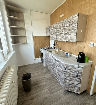 2 izb.byt Košice Bašťovanského-Furča s klimatizáciou - 5