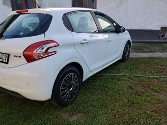 Peugeot 208 1.4 vti - 5