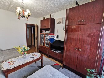 REZERVOVANÉ 2 izbový byt, zrekonštruovaný, 56 m2,  balkón, V - 5