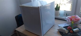 Mini chladnička Hisense RR55D4AW1 - 5