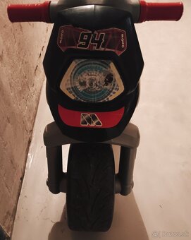 Motorky, kosačka a autíčko - 5
