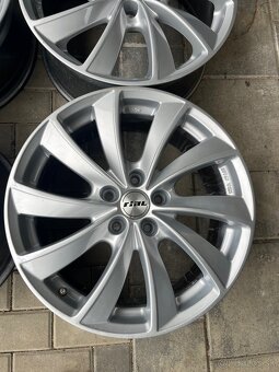 Disky RIAL 5x114 R18 SILVER - 5
