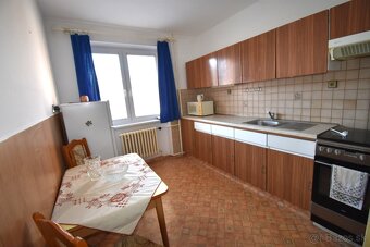 Na predaj 6-izbový rodinný dom v obci Matúškovo - 5