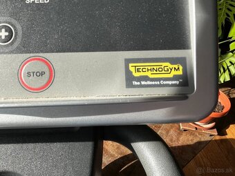 Technogym eliptický trenažér - 5