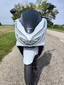 Predam Honda PCX 125 rv 2020 naj len 1500 km - 5