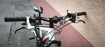 Predám horský bicykel Giant Terrago 3,kolesá 26 - 5
