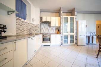 PRENÁJOM 4 izbový byt 120 m2 - Mikulášska, Staré Mesto, BA - 5