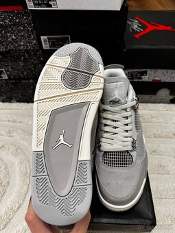 Air Jordan 4 Retro - Frozen Moments - 5