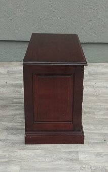 Komoda s 3 zásuvkami. - 5