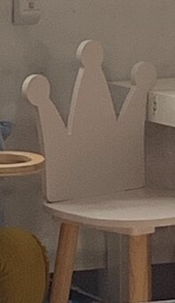 Stôl a stoličky - 5