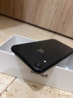 Predám IPhone XR 128GB - 5