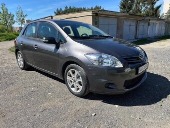 Predám toyotu auris - 5