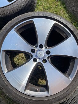 Predam letnu sadu original Mercedes 245/40/r19 - 5